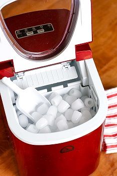 Frigidaire EFIC108-RED Compact Ice Maker review